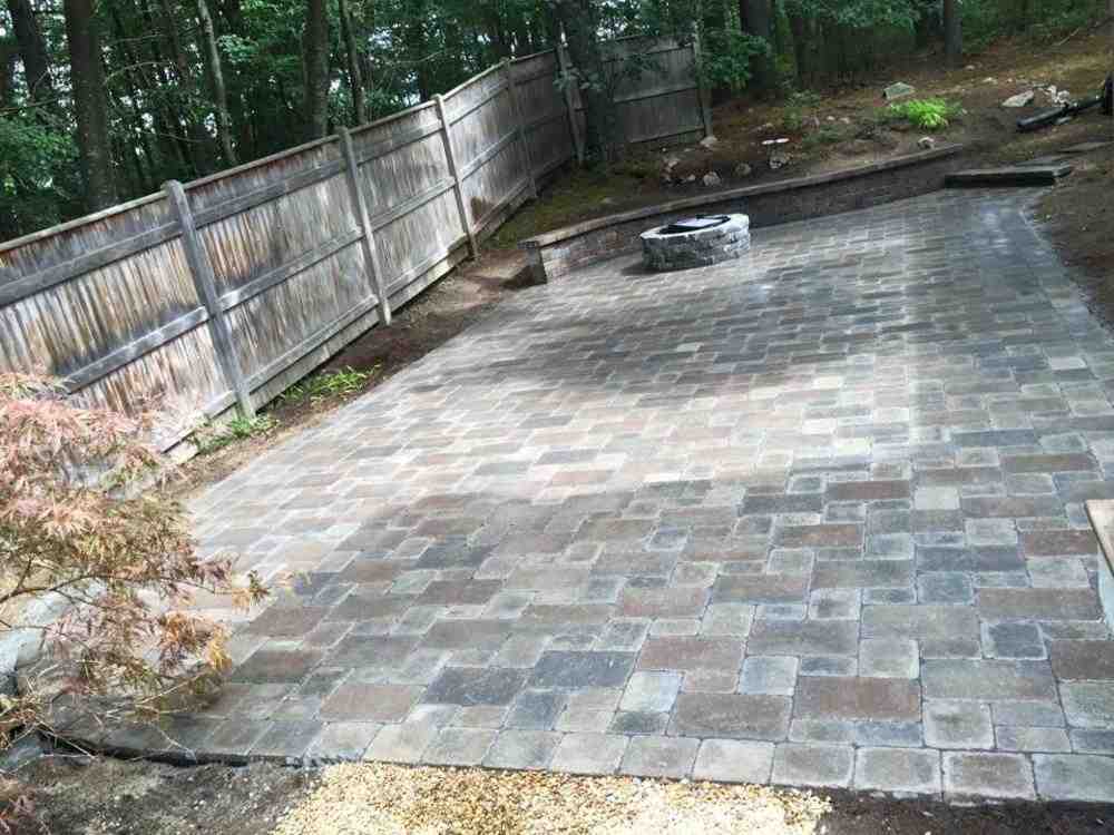 Don’t Let Your Yard Slip Away – Find a Retaining Wall Builder Today