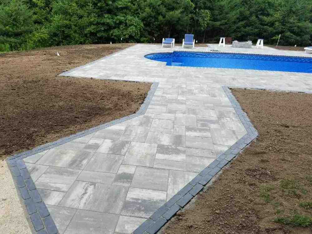 Stack the Deck in Your Favor with These Concrete Retaining Wall Blocks