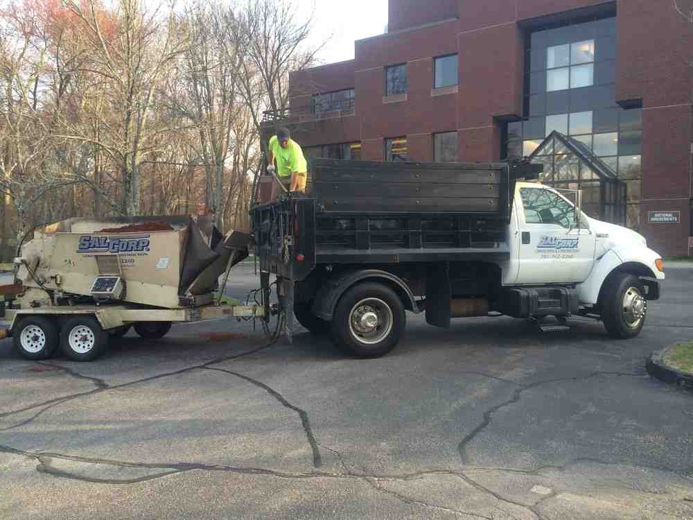 From Dream to Driveway: Finding Your Perfect Hardscaping Partner